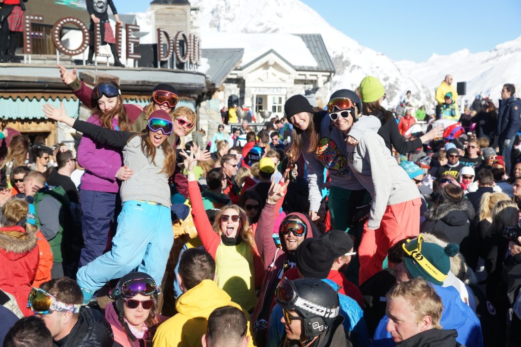 Bar jobs in ski resorts and how to get one Cool Ski Jobs